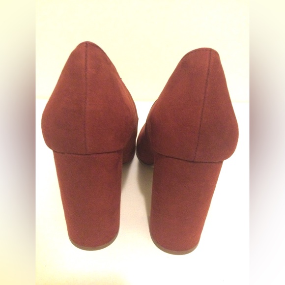 Woman’s Burgundy Stacked Heel Shoe - Picture 5 of 8